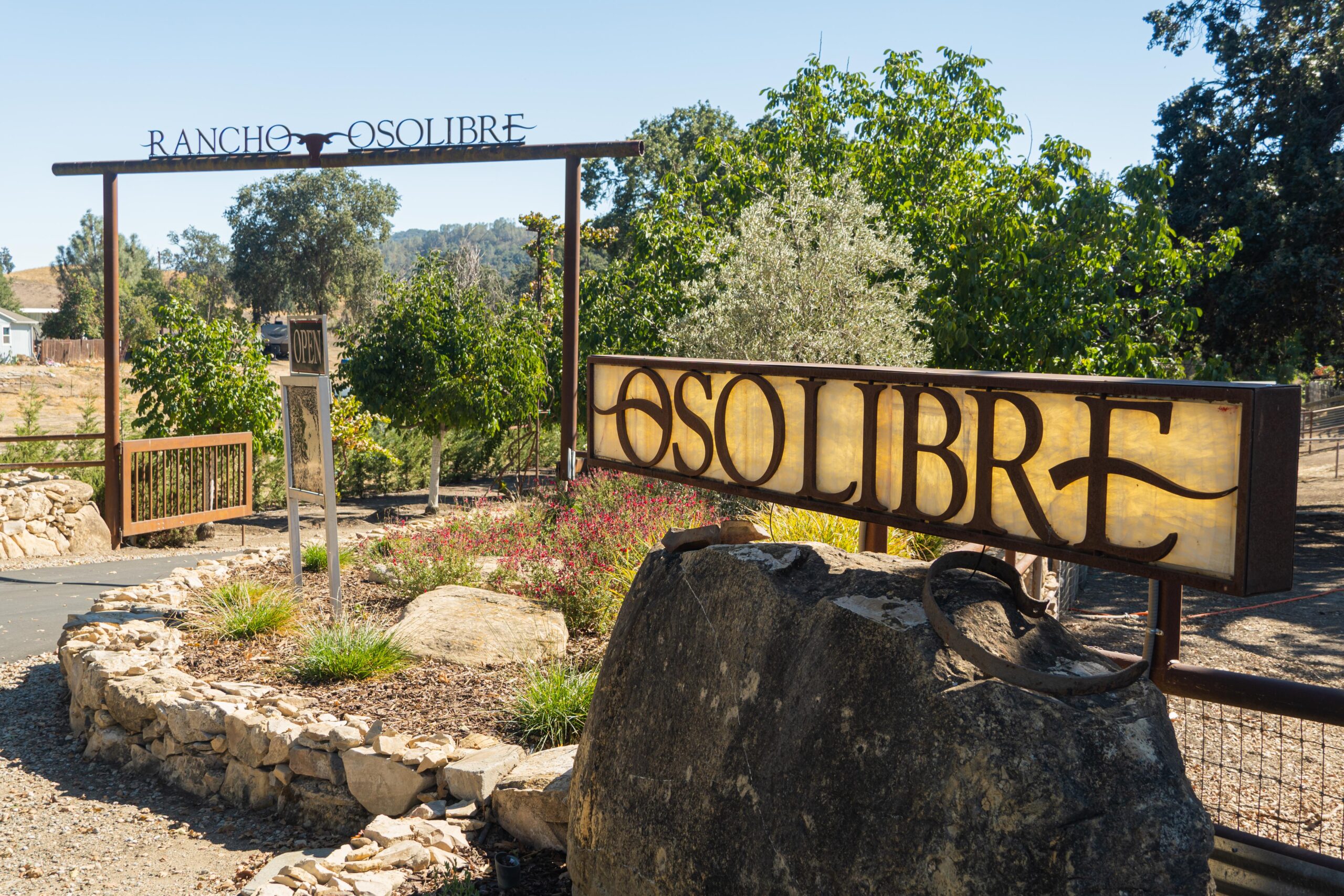 Oso Libre Winery | Madrone Landscape